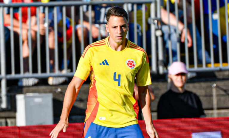 Santiago Arias brilha como titular na Colômbia e dá assistência em amistoso Imagem do artigo