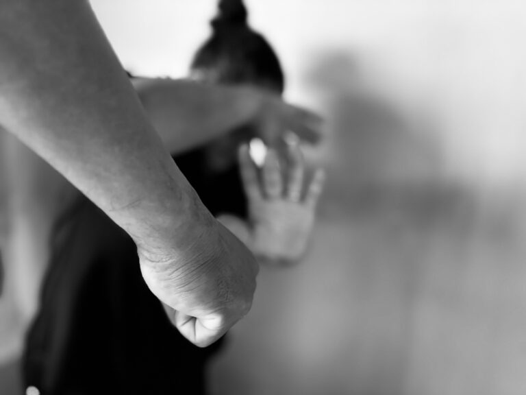 Idoso de 68 anos é preso por agressão à companheira na Bahia Imagem do artigo