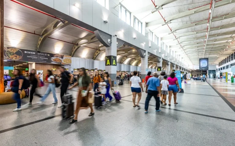 Aeroporto de Salvador Supera 8 Milhões de Passageiros em 2025 – Marco Histórico para a Bahia