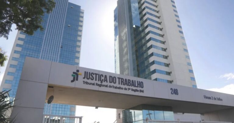 Auxiliar de Saúde Bucal Garante Indenização por Dano Moral após Acusações Falsas na Bahia