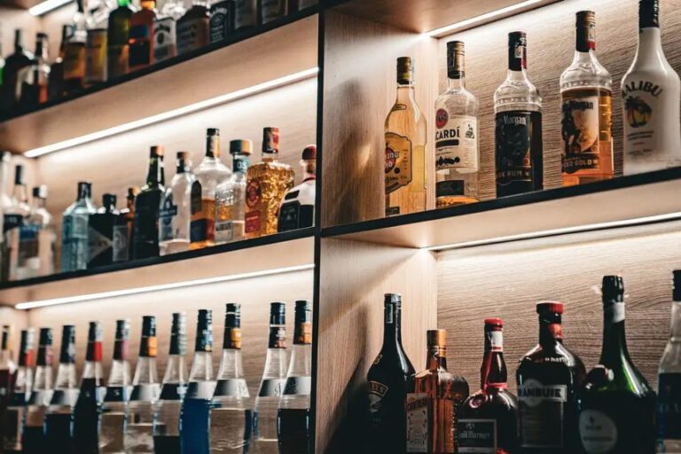 Bahia Confirma Sete Casos de Intoxicação por Metanol: Alerta à População