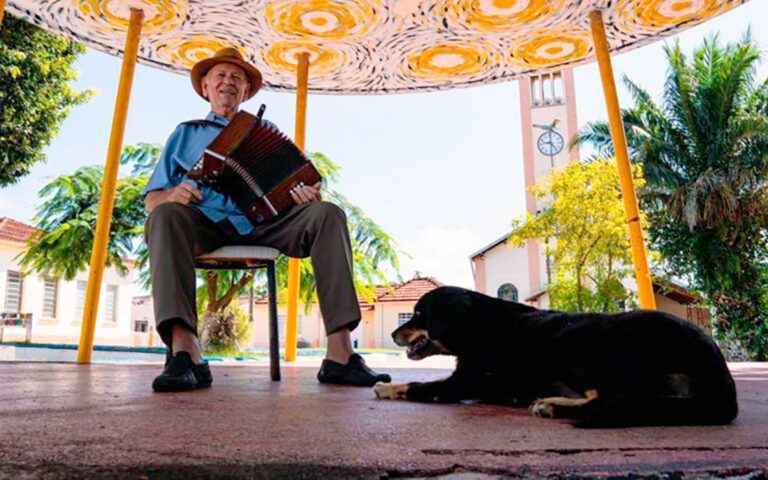 Documentário Celebrando o Mestre da Cultura de Poxoréu Estreia no YouTube