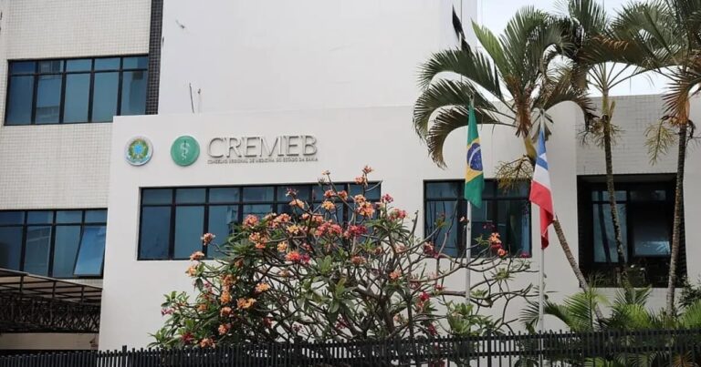 Enfermeira Condenada por Exercício Ilegal da Medicina em Salvador