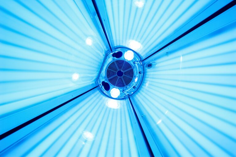 Estudo Revela os Danos do Bronzeamento Artificial ao DNA e Risco Elevado de Câncer