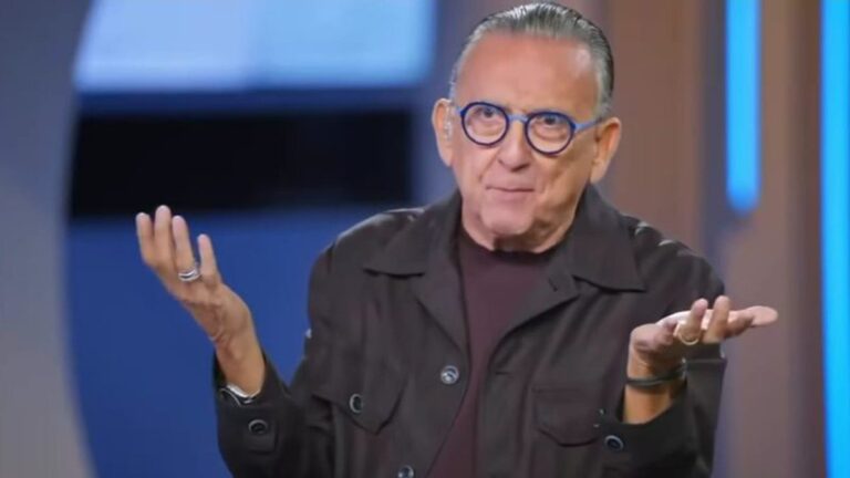 Galvão Bueno Retorna ao Hospital Após Superar Pneumonia