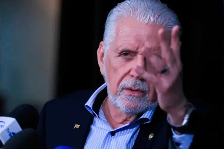 Jaques Wagner Rebate Críticas Sobre PL da Dosimetria e Defende a Democracia na Bahia