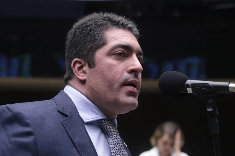 Jerônimo Rodrigues Nomeia Otto Alencar Filho no TCE-BA; Impasse Judicial Impede Josias Gomes