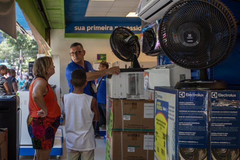 Quente Verão 2025: Venda de Ventiladores e Ar-Condicionados Aumenta e Produtos Começam a Falta