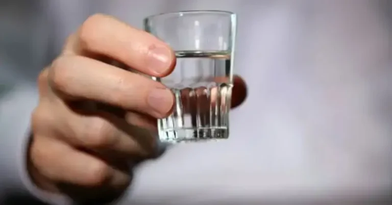 Sete Pessoas Intoxicadas por Metanol na Bahia: O Que Saber