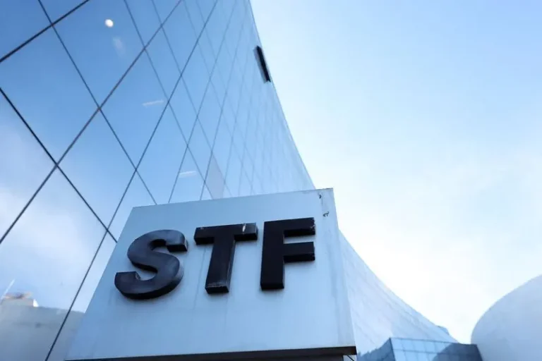 STF Enfrenta Crise de Autocontenção, Afirma Felipe Recondo