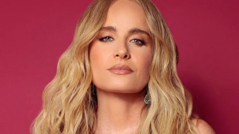 Angélica aos 52 Anos: Corpo Escultural e Férias Paradisíacas na Bahia