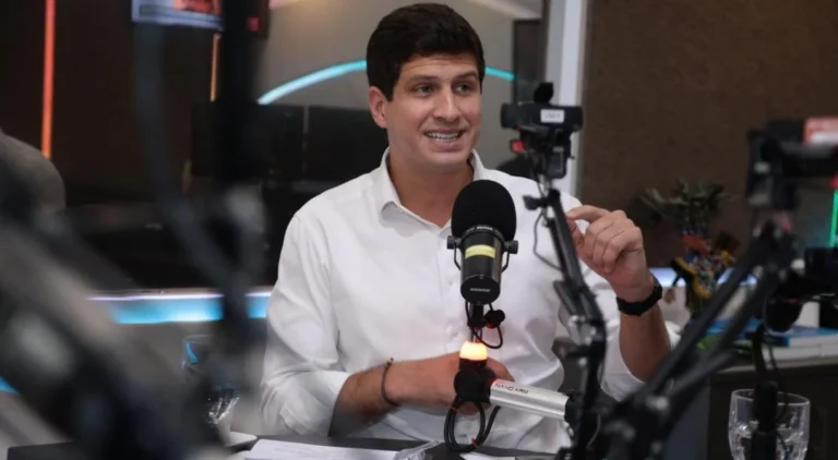 Desafios de João Campos: Aprender com ACM Neto para a Eleição em Pernambuco