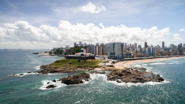Descubra os 4 Melhores Destinos ao Redor de Salvador para uma Escapada Rápida