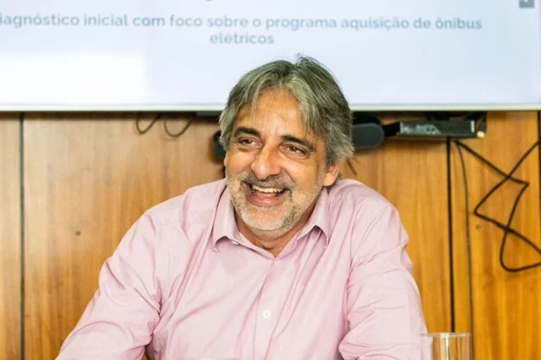 Eleições 2026: Lula Nomeia Roberto Garibe Filho para Liderar Novo PAC e Enfrentar Desafios do Govern