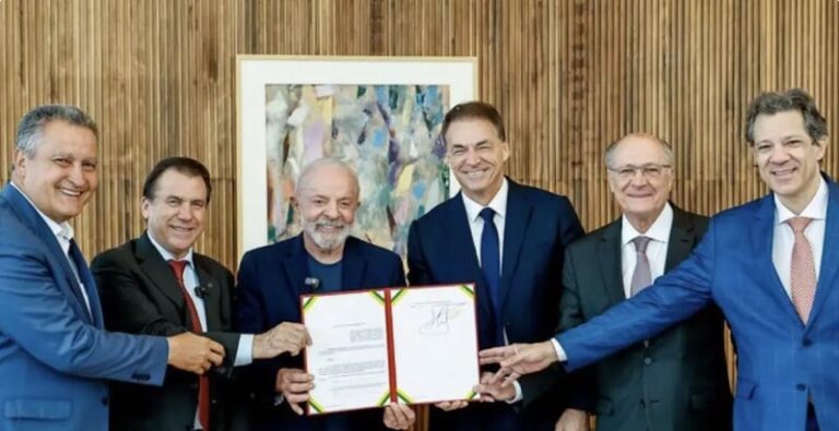 Justiça Suspende Mudanças do PAT: Impactos e Desdobramentos da Decisão