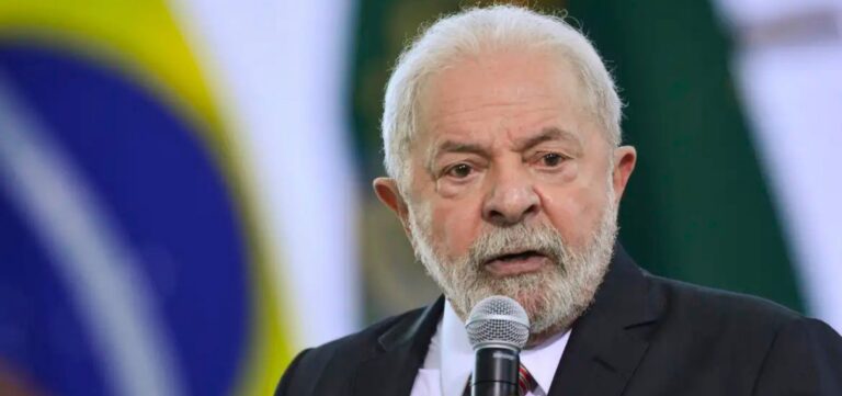 Lula Sanciona Orçamento de 2026 com Vetos a R$ 400 Milhões em Emendas Parlamentares