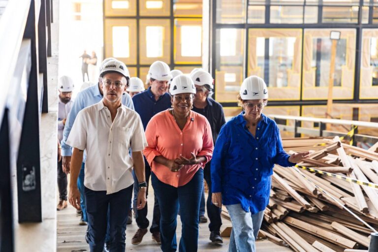 Reforma do Novo TCA Em Desenvolvimento: Visita de Margareth Menezes Agita o Cenário Cultural Reforma do Novo TCA Em Desenvolvimento: Visita de Margareth Menezes Agita o Cenário Cultural