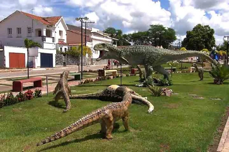 Santa Inês, a Cidade dos Dinossauros: Um Destino Imperdível na Bahia