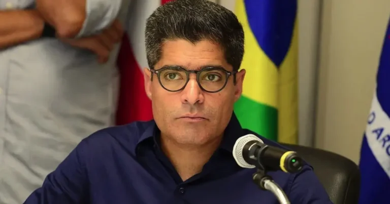 ACM Neto Contrata João Santana para Campanha ao Governo da Bahia