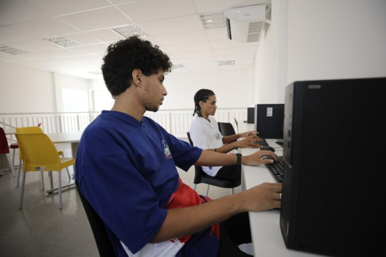 Bahia Inova: Diretrizes da Educação para o Uso de Inteligência Artificial nas Escolas Bahia Inova: Diretrizes da Educação para o Uso de Inteligência Artificial nas Escolas