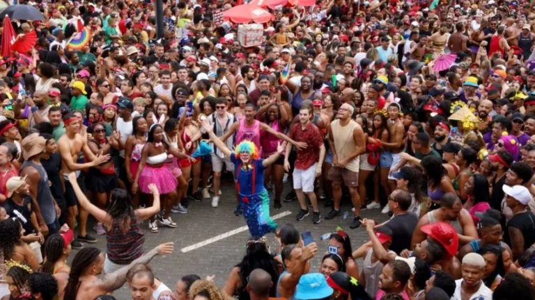 Bahia Registra Recorde de 3,7 Milhões de Turistas no Carnaval de 2026 Bahia Registra Recorde de 3,7 Milhões de Turistas no Carnaval de 2026