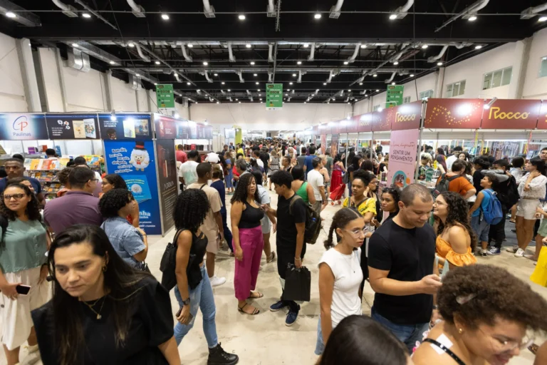 Bienal do Livro Bahia 2026: Vendas Abertas para Evento que Espera 120 mil Visitantes