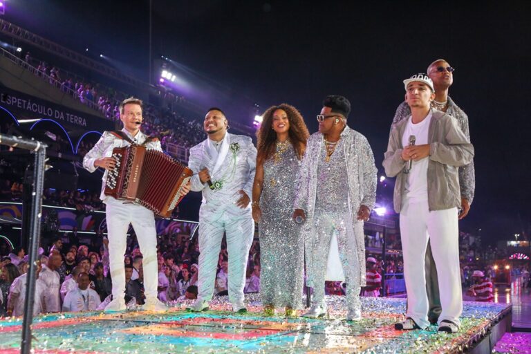 Desfile das Campeãs: Tributo a Preta Gil e Show Imperdível de Léo Santana