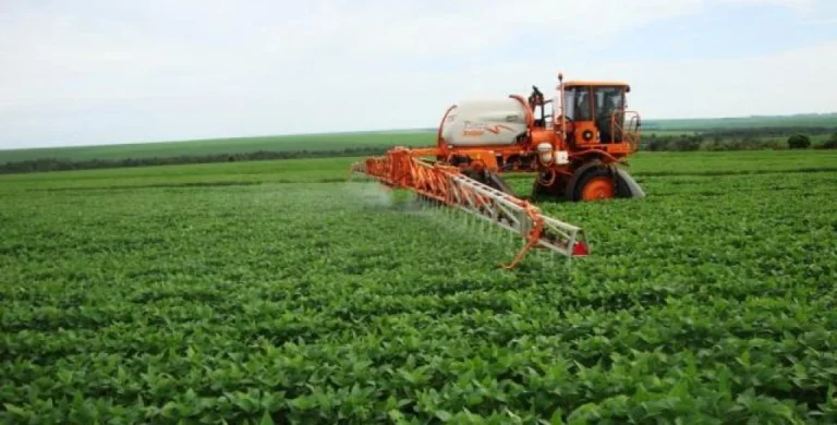 Expectativa de Crescimento de 6,1% na Área Tratada por Defensivos Agrícolas até 2025