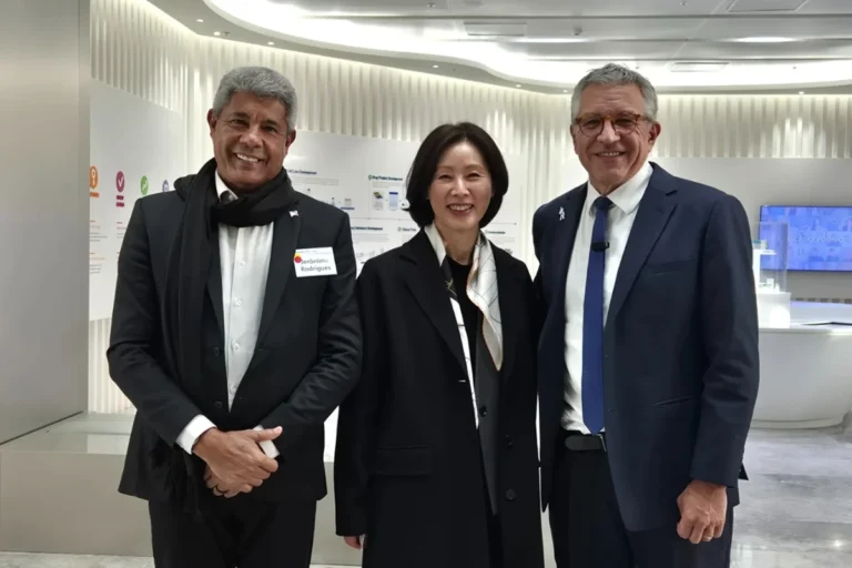 Jerônimo Rodrigues Retorna da Ásia com Acordos Bilionários em Saúde e Tecnologia para a Bahia