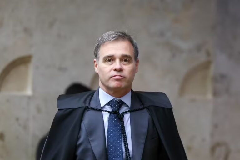 Mendonça Convoca Nova Reunião com a PF Sobre Caso Master