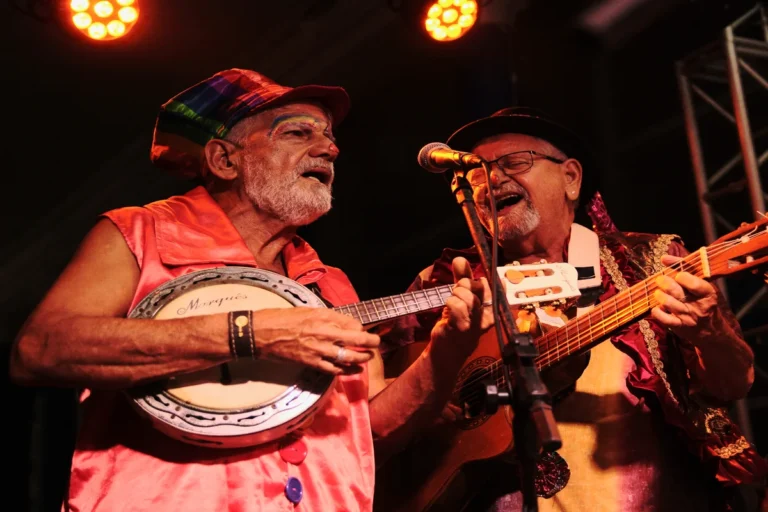 Paroano Sai Milhó Leva Alegria do Carnaval ao SESI Rio Vermelho em Salvador