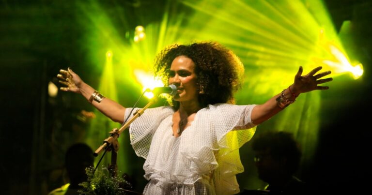 Saltur Justifica Término Antecipado de Show de Mariene de Castro no Carnaval de Salvador Saltur Justifica Término Antecipado de Show de Mariene de Castro no Carnaval de Salvador