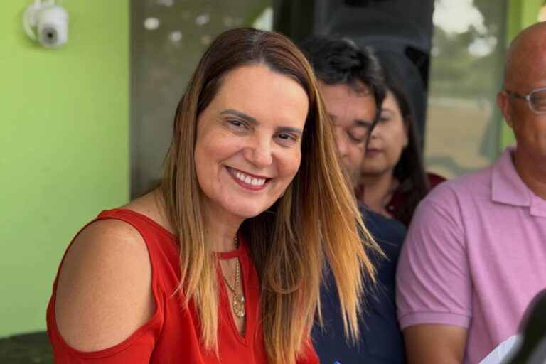 Sheila Lemos Fala Sobre Candidatura do Marido e Alianças na Bahia