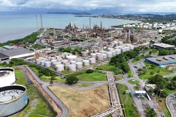 Alta Explosiva nos Preços da Refinaria de Mataripe Afeta Consumidores Baianos Alta Explosiva nos Preços da Refinaria de Mataripe Afeta Consumidores Baianos