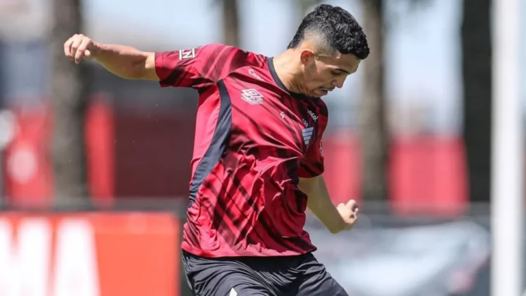 Athletico-PR se Prepara para Enfrentar o Bahia em Jogo Decisivo