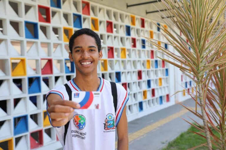 Bolsa Presença: Crédito de Março Liberado para Mais de 366 Mil Estudantes na Bahia Bolsa Presença: Crédito de Março Liberado para Mais de 366 Mil Estudantes na Bahia