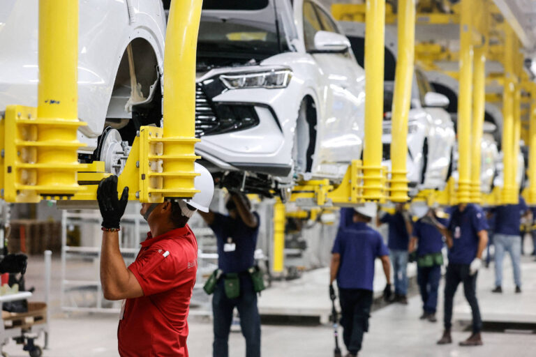 BYD na Bahia: 100 mil Carros encomendados para Argentina e México BYD na Bahia: 100 mil Carros encomendados para Argentina e México