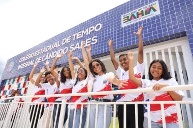 Cândido Sales Celebra a Entrega da Nova Escola de Tempo Integral e seus Benefícios Cândido Sales Celebra a Entrega da Nova Escola de Tempo Integral e seus Benefícios