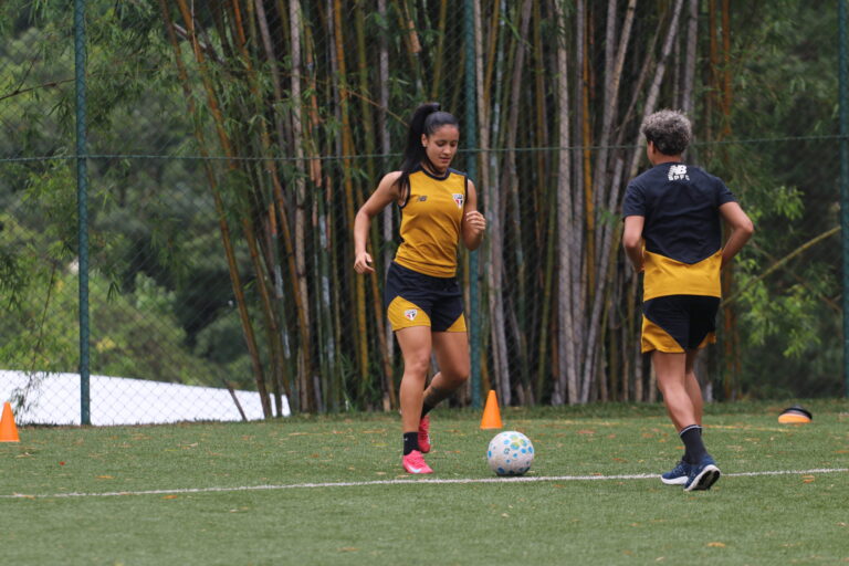 Desempenho do Futebol Feminino em 2026: Avaliação do Departamento de Saúde e Performance
