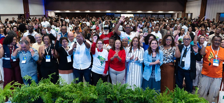 Encontros Estaduais de Saúde: Mobilização Social em Defesa do SUS Encontros Estaduais de Saúde: Mobilização Social em Defesa do SUS