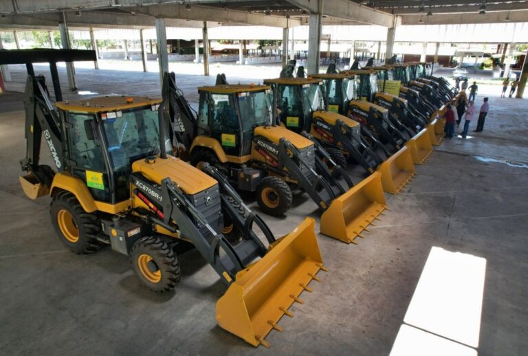 Entrega de Máquinas Agrícolas Fortalece Produção Rural na Bahia