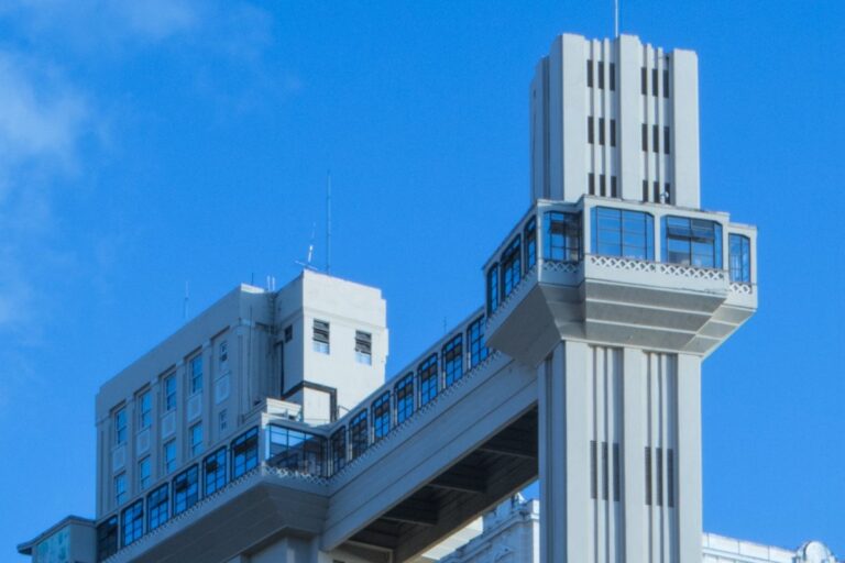Escritor Baiano Solicita Vigilância no Elevador Lacerda por Parte da Prefeitura Escritor Baiano Solicita Vigilância no Elevador Lacerda por Parte da Prefeitura