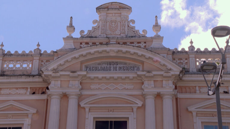 Explore a Arte e Cultura no Bem Bahia: Beatriz Milhazes e a Faculdade de Medicina da UFBA