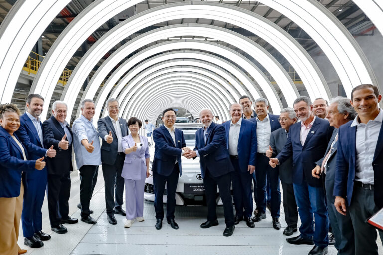 Fábrica Chinesa na Bahia: Sinal Amarelo para Soberania Nacional