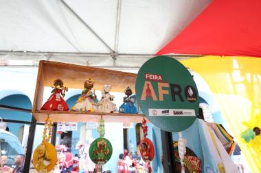 Feira Afro Bahia: Empreendedorismo Negro em Destaque na Feira de Caxixis Feira Afro Bahia: Empreendedorismo Negro em Destaque na Feira de Caxixis