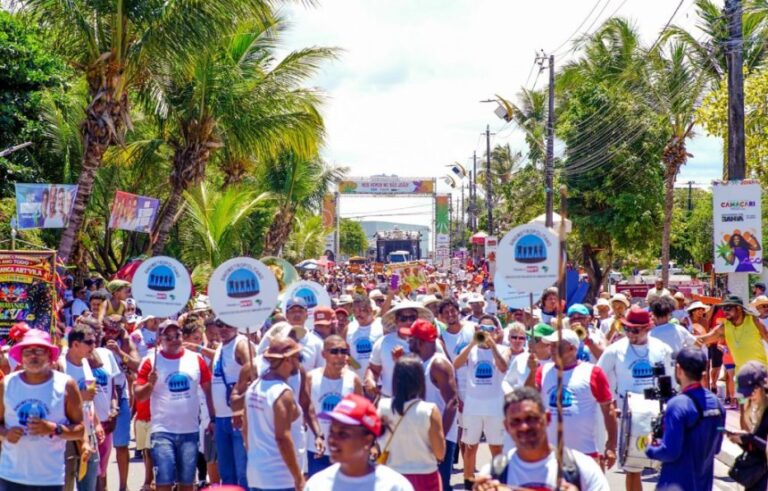Festival de Arembepe: Cultura, Música e Comércio em Foco no Segundo Dia de Festividades Festival de Arembepe: Cultura, Música e Comércio em Foco no Segundo Dia de Festividades