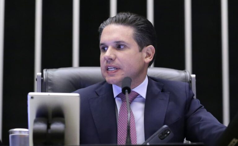 Fim da Escala 6×1: Câmara Marca Data para Votação que Pode Transformar a Rotina dos Trabalhadores Fim da Escala 6x1: Câmara Marca Data para Votação que Pode Transformar a Rotina dos Trabalhadores