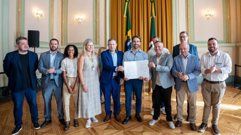 Governador Leite Ressalta a Importância do Passe Fácil Estudantil para Acesso à Educação no RS