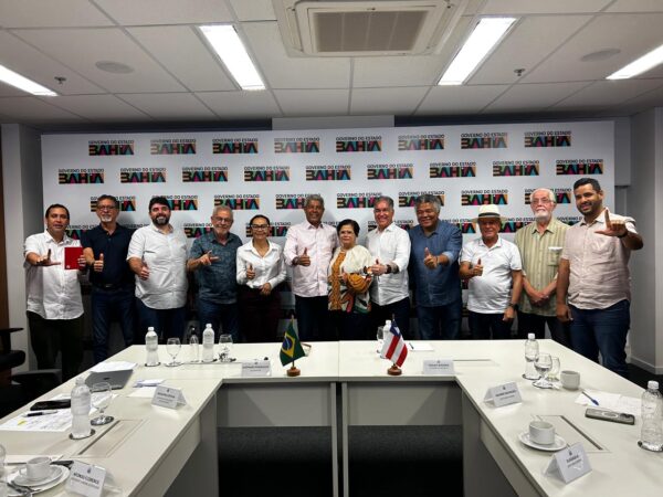 Jerônimo Rodrigues Reúne Bancada do PT em Salvador — Avanços na Política Baiana Jerônimo Rodrigues Reúne Bancada do PT em Salvador — Avanços na Política Baiana