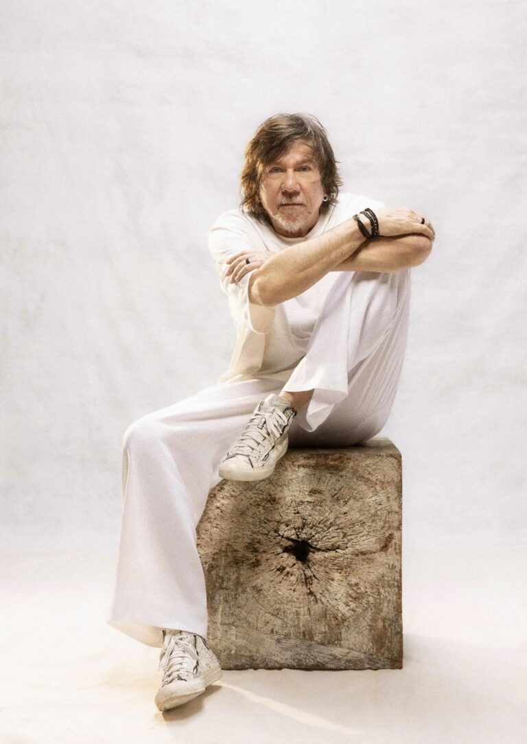 Lenine Marca Presença na América do Sul com a Turnê 'Eita'